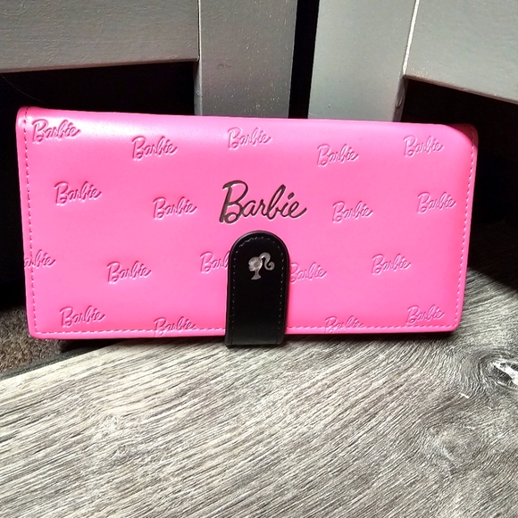 Barbie Limited Edition Bright Pink & Black Leather Wallet Miniso Collaboration - Picture 1 of 11
